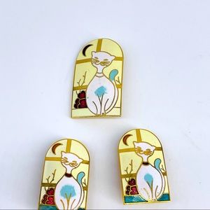 Vintage cat window scene costume jewelry set. Pin with matching clip earrings.